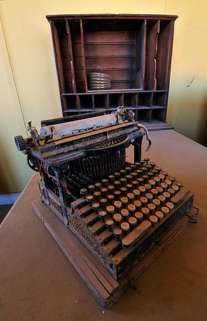 Typewriter @ Wheaton-Hollis (Bodie Hotel)